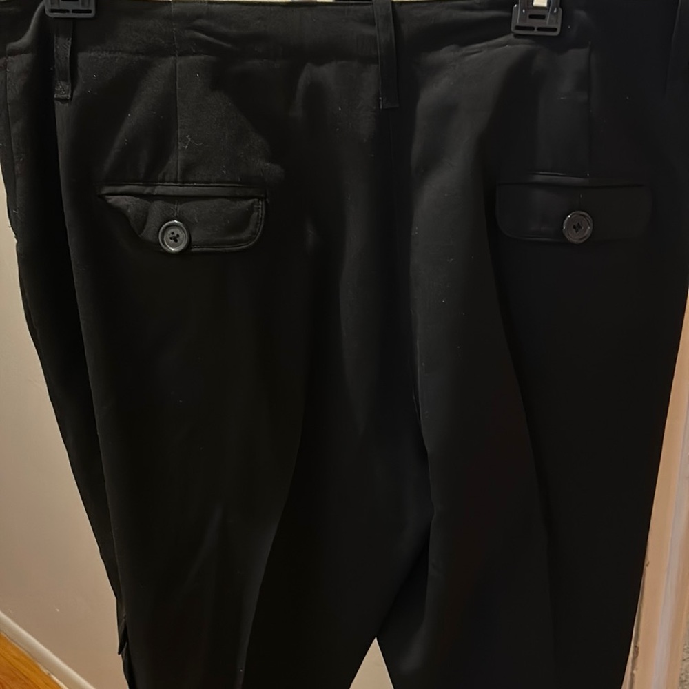 Ladies black capri